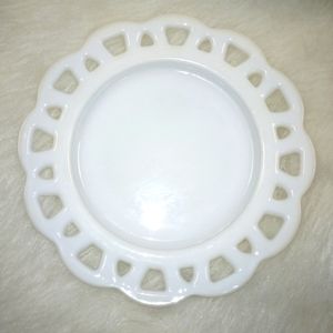 Vintage Milk Glass Scalloped Edge Plate, 8 inch diameter